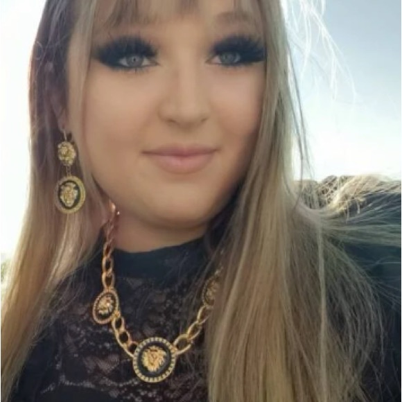 90’s Style Glam Gold & Black Lionhead Door Knocker Statement Earrings - Picture 5 of 13